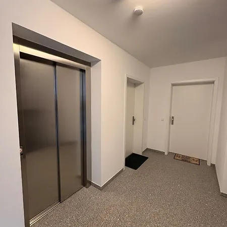 Messenaehe Und Gemuetlich Wohnen In