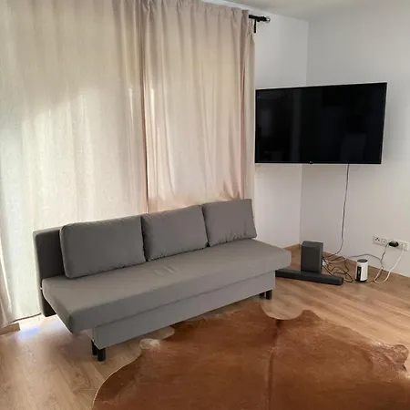 Messenaehe Und Gemuetlich Wohnen In Апартаменты *