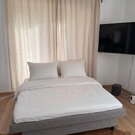 Messenaehe Und Gemuetlich Wohnen In *